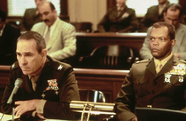 Tommy Lee Jones en Samuel L. Jackson in Rules of Engagement