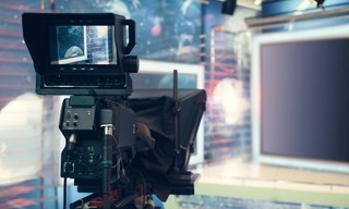 Studio B: Unscripted
