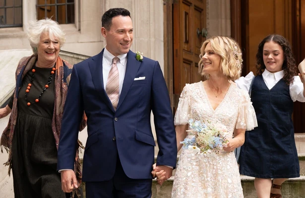 Maggie Steed, David Caves, Emilia Fox en Francesca Mills in Silent Witness