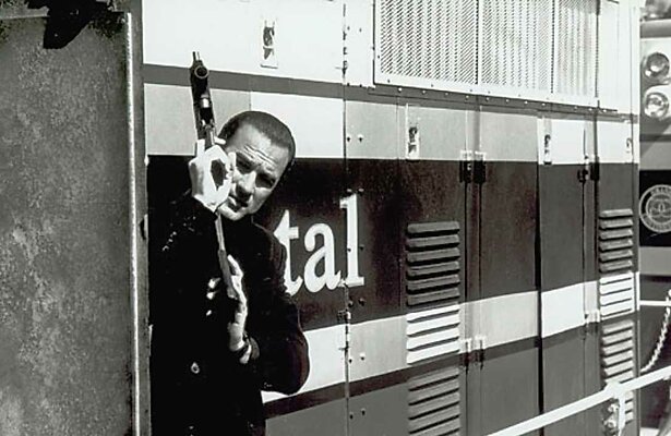 Steven Seagal als Casey Ryback in Under Siege 2: Dark Territory