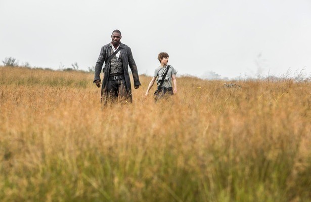 Idris Elba en Tom Taylor in The Dark Tower