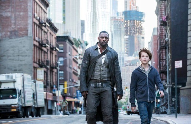 Idris Elba en Tom Taylor in The Dark Tower