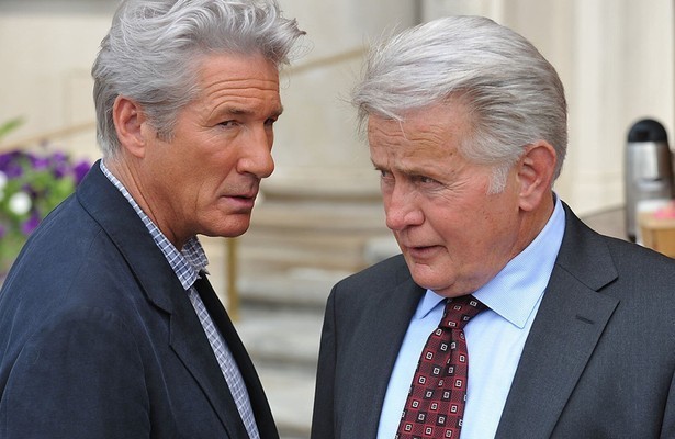 Richard Gere als Paul Shepherdson en Martin Sheen als Tom Highland in The Double