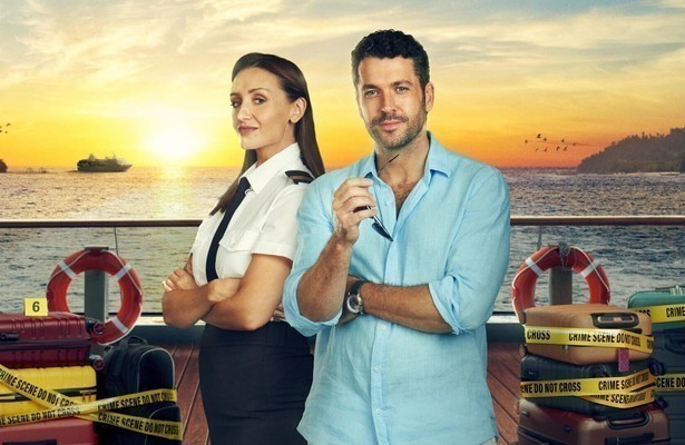 Catherine Tyldesley en Shayne Ward in The Good Ship Murder