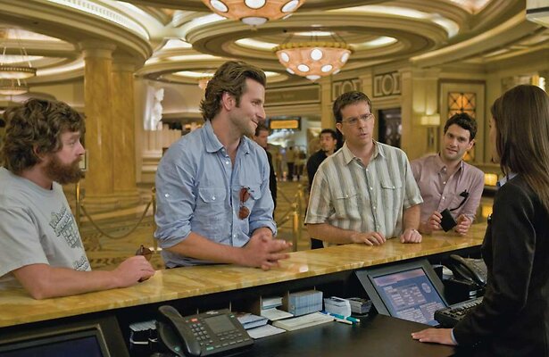 Zach Galifianakis, Bradley Cooper, Ed Helms en Justin Bartha in The Hangover