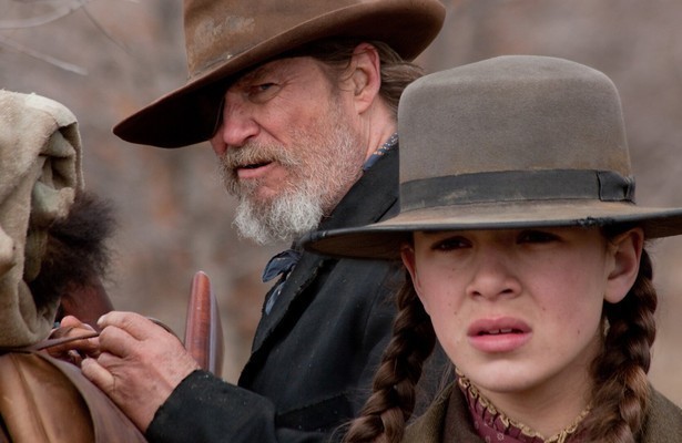 Jeff Bridges en Hailee Steinfeld in True Grit 