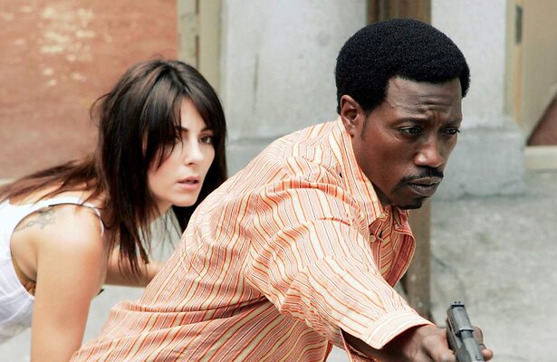 Silvia Colloca en Wesley Snipes in The Detonator
