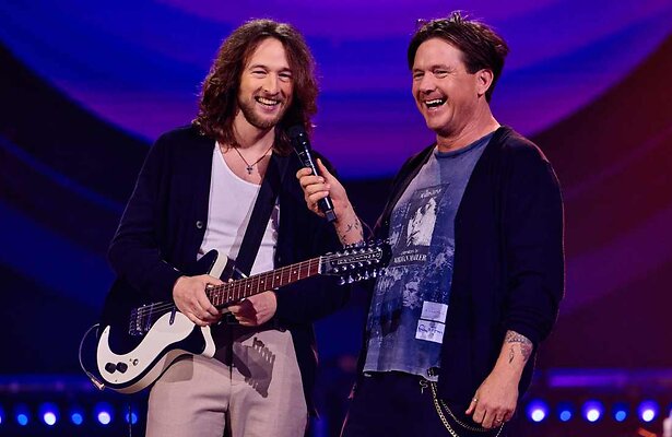 Beach Boy's Best (The Beach Boys) Johnny de Mol in The Tribute: Battle of the Bands