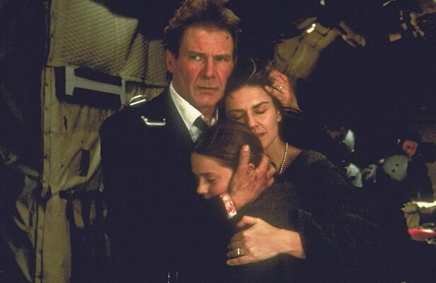 Harrison Ford, Liesel Matthews, Wendy Crewson in Air Force One