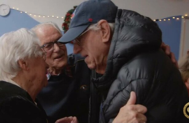 Robert herenigt twee broers van 94 en 100 jaar.