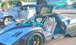Car Crews with Supercar Blondie