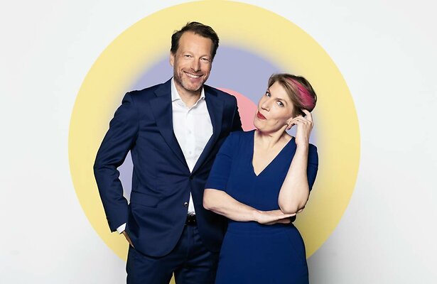 Het nieuwe duo van De Slimste Mens, Herman van der Zandt en Paulien Cornelisse.
