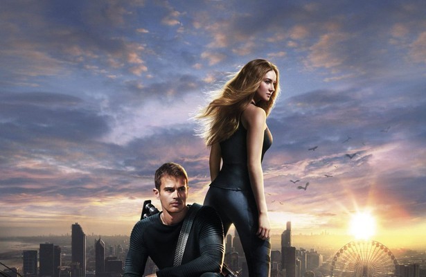 Shailene Woodley en Theo James in Divergent