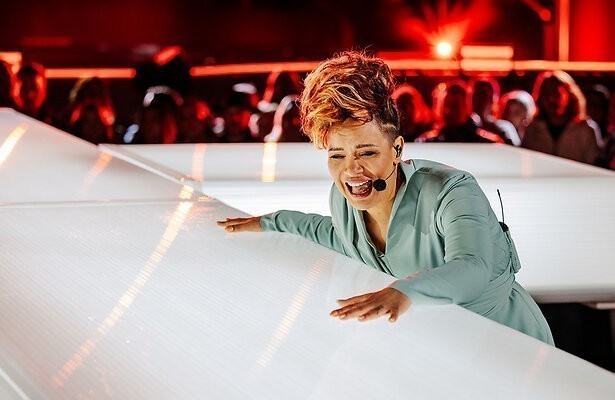 Eva Simons als Maria in The Passion 2025
