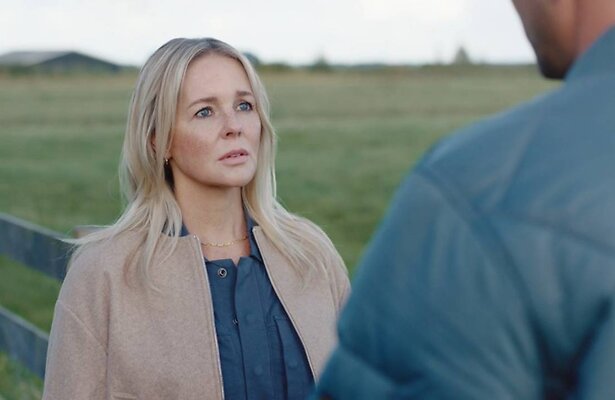 Laatste beelden van de laatste aflevering van seizoen 2. 