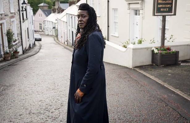 Sharon D. Clarke als DCI Ellis in Ellis