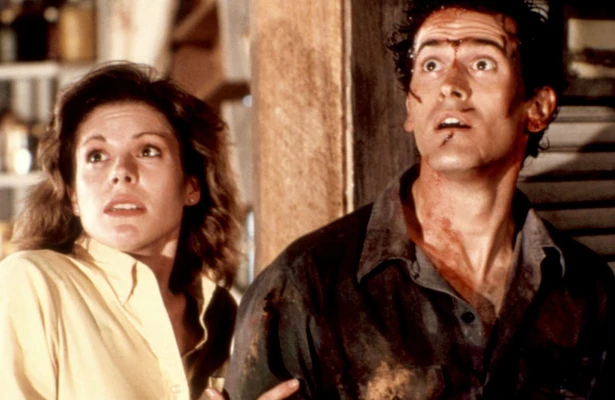 Bruce Campbell, Sarah Berry en Richard Domeier in Evil Dead 2
