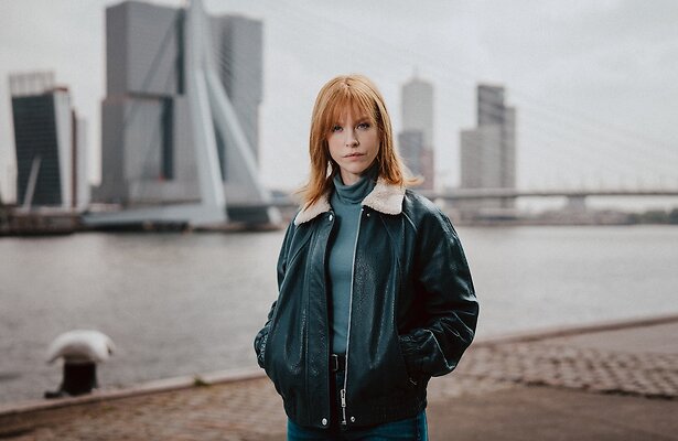 Anneke Sluiters als Carolien Verbeek
