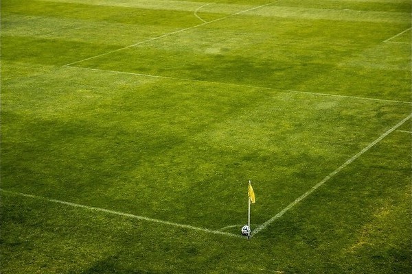 Ajax begint tegen Liverpool