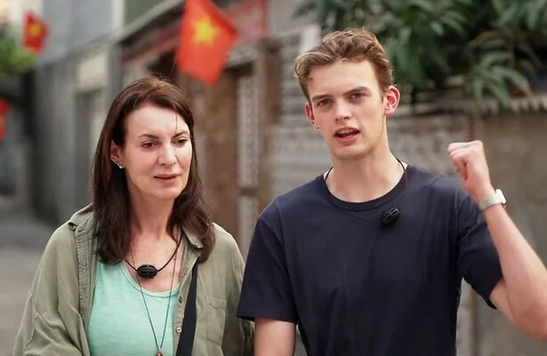 Irene van de Laar met Vince in Race across the World