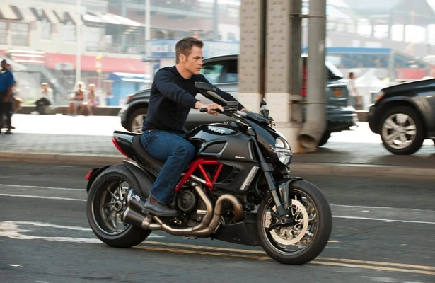 Chris Pine in Jack Ryan: Shadow Recruit