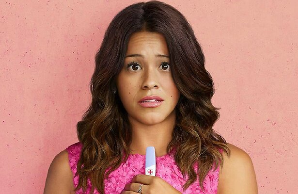 Gina Rodriguez voor Jane the Virgin
