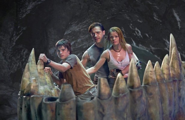 Brendan Fraser, Josh Hutcherson en Anita Briem in Journey to the Center of the Earth