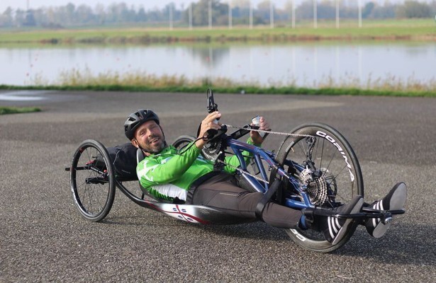 Handbikers in Koers van de Kameraden