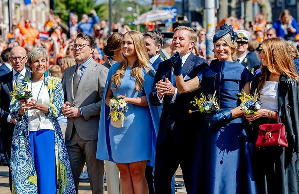 De koninklijke familie tijdens Koningsdag 2025.