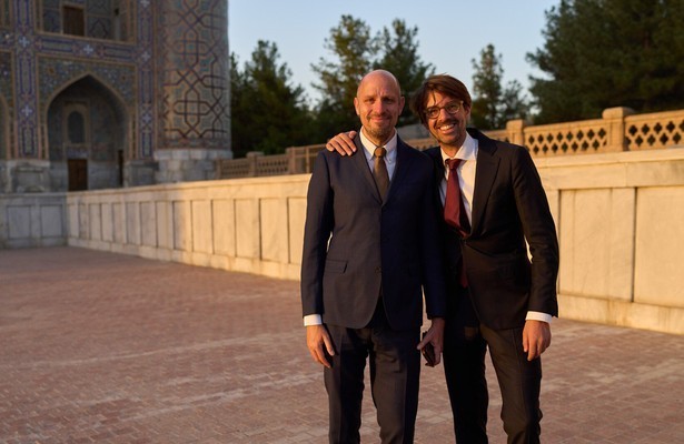 Ruben Terlou en Jelle Brandt Corstius in Oezbekistan