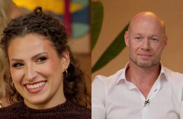 Lynn en Kees Jan bij de reünie van B&B Vol Liefde.