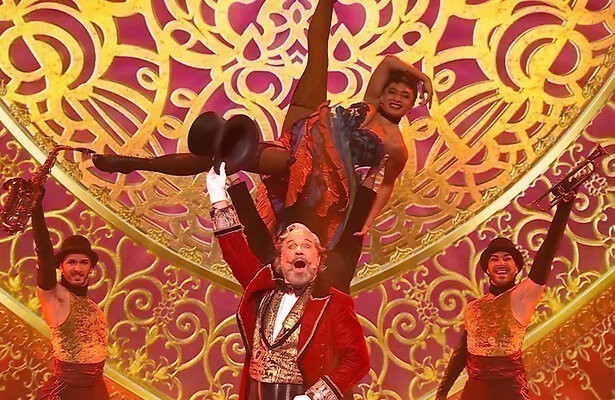 Carlo Boszhard in Moulin Rouge! bij opening Musical Awards Gala 2025