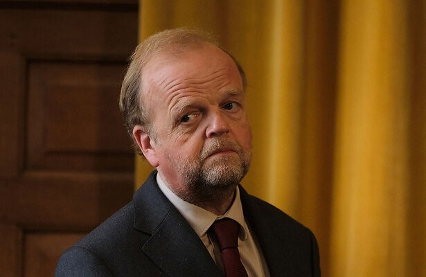 Toby Jones als Alan Bates in Mr Bates vs the Post Office