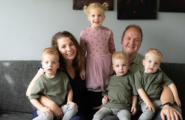 Mieke en Nick met hun kinderen in Meer dan Verwacht