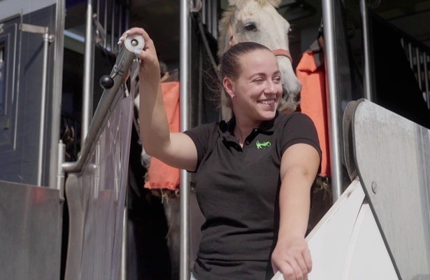 Jacintha in Meiden Die Rijden