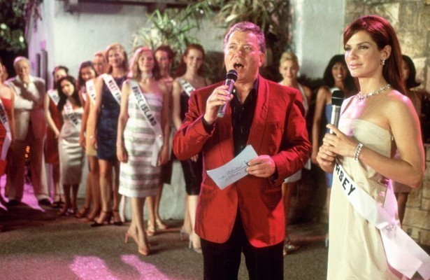 William Shatner en Sandra Bullock in Miss Congeniality