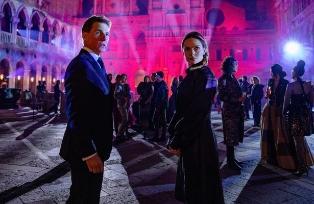Tom Cruise en Hayley Atwell in Mission: Impossible - Dead Reckoning