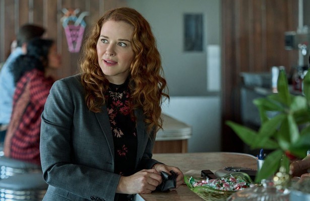 Sierra Marilyn Riley als Violet Wilner in Mistletoe Murders