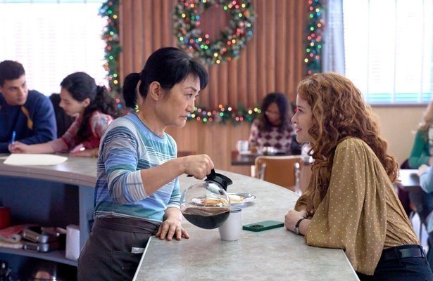 Jean Yoon en Sarah Drew in Mistletoe Murders