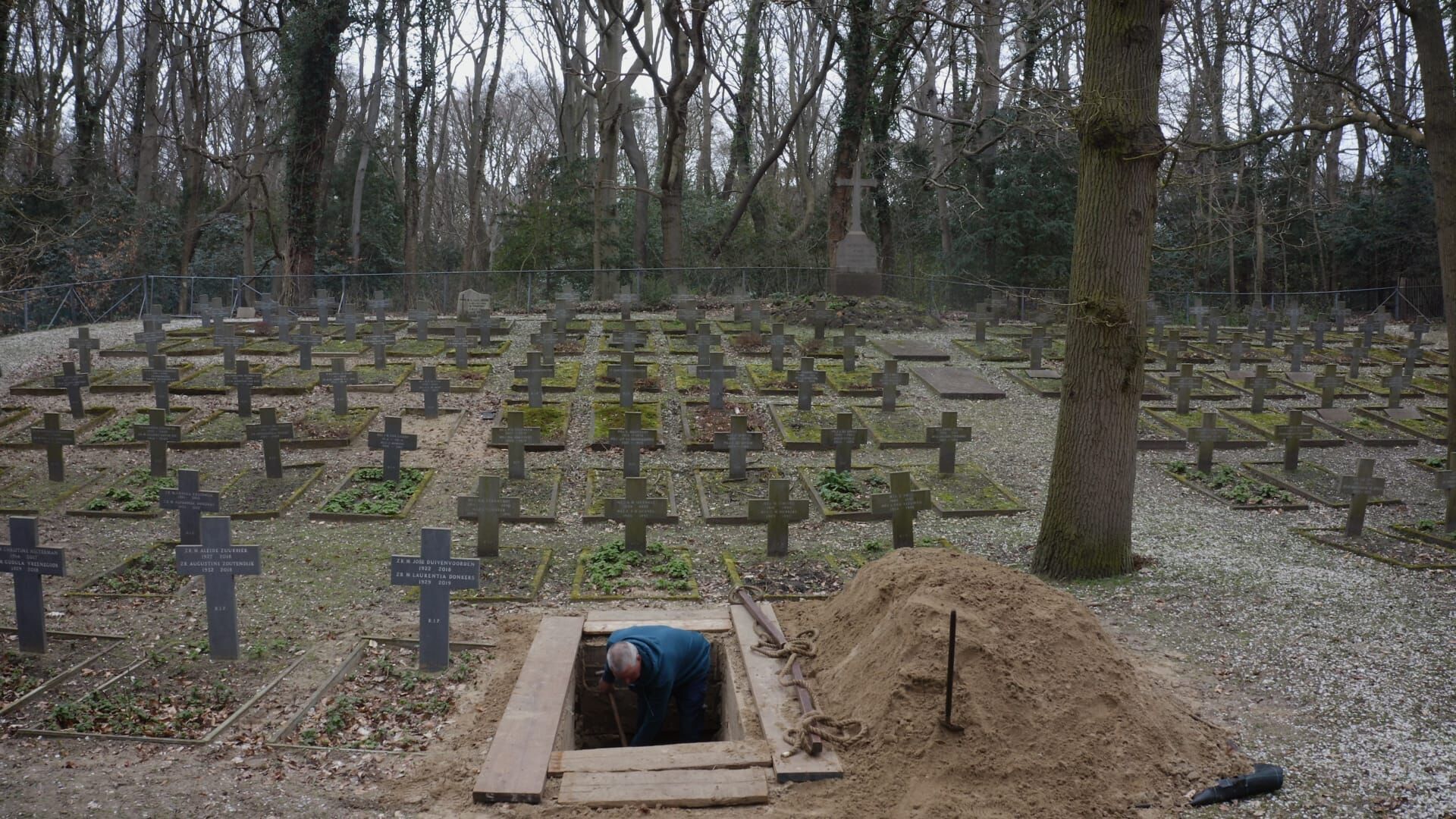 Zoeterwoude schrikt wakker door de schokkende onthullingen in Meisjes van de Goede Herder