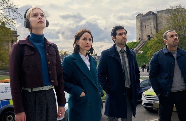 Ella Maisy Purvis, Laura Fraser, Ali Ariaie en Nathan Welsh in Patience