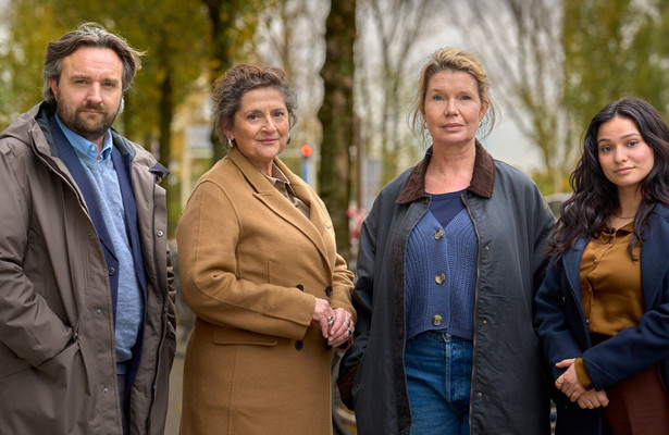 Anne Prakke, Annet Malherbe, Tjitske Reidinga en Madina Rashidi in Pro Deo