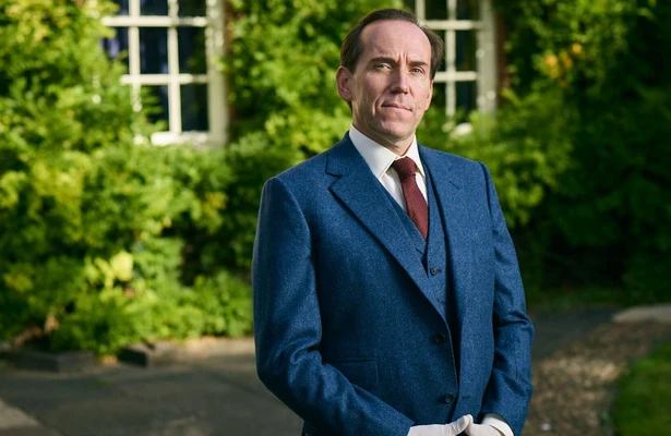 Ben Miller als Professor James Tempest