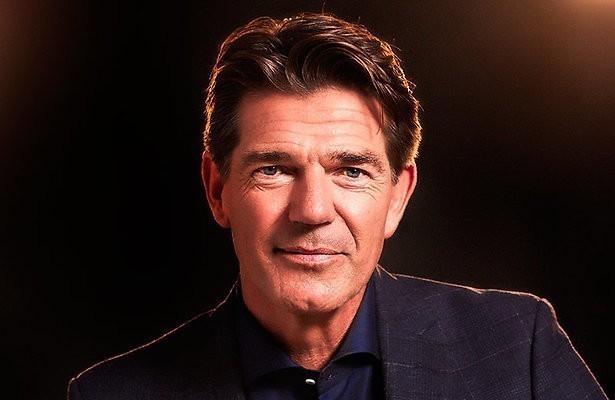 Twan Huys terug bij de NPO in praatprogramma M