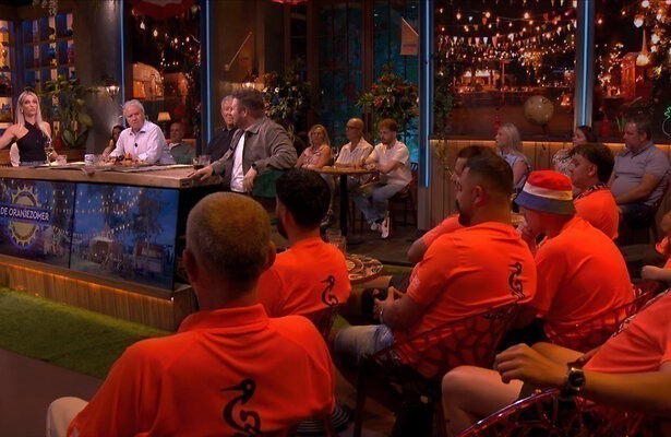 De TV van gisteren: Luidruchtige Oranjefans verstoren De Oranjezomer