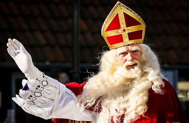 Sint komt met trein naar Apeldoorn