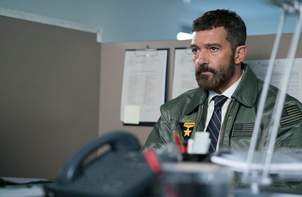 Antonio Banderas in Security