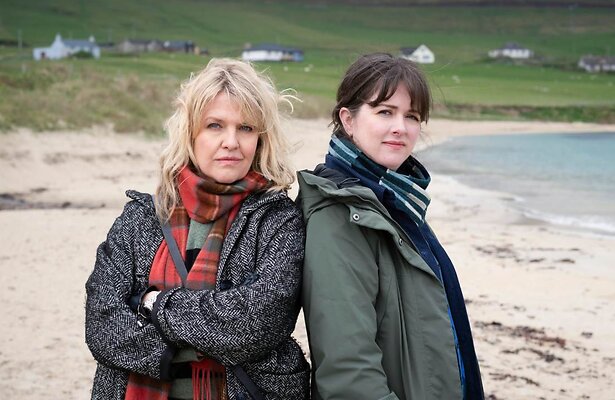 Ashley Jensen en Alison O'Donnell in Shetland