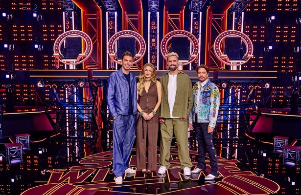 Yves Berendse, Davina Michelle, Nick Schilder en Waylon voor Sing with Me