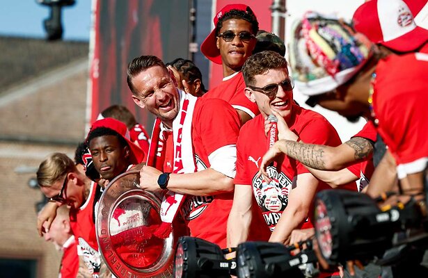 Spelers en staf van PSV
